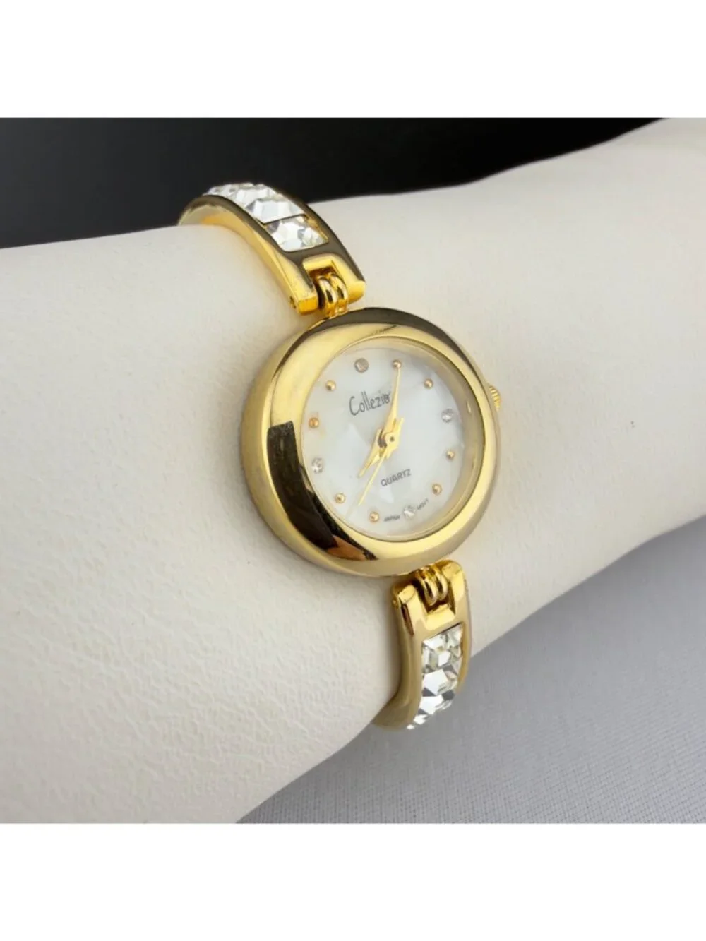 Vintage Rhinestone Gold Tone Womens Bracelet Watch Collezio Works New Battery
